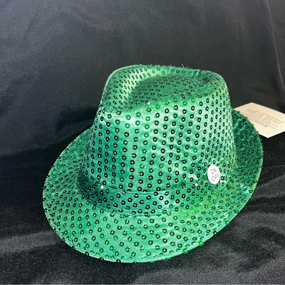 Accessories - St Patrick’s Day Light Up hat!